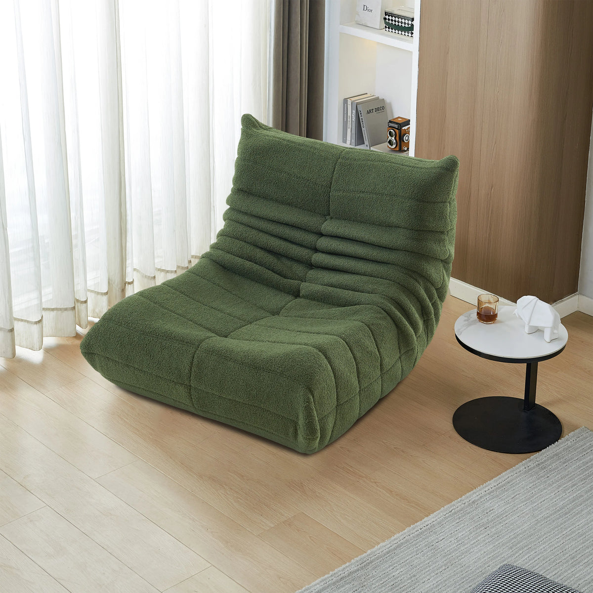 Chauffeuse basse XXL en fausse laine d'agneau vert kaki