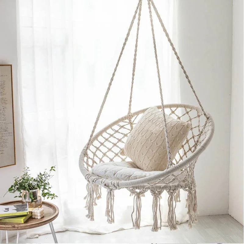 Fauteuil suspendu en macramé de coton beige