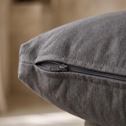 Gros plan sur la fermeture à glissière de la housse du coussin pour fauteuil œuf